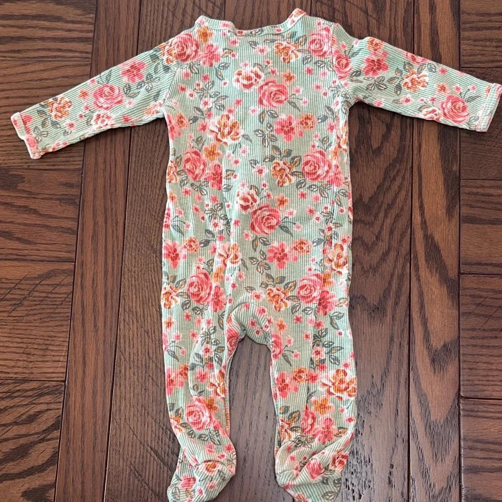 Baby Girl Lot; 3 6-9M Outfits. Spice Girls, Nicole Miller, Children’s place - Picture 10 of 10